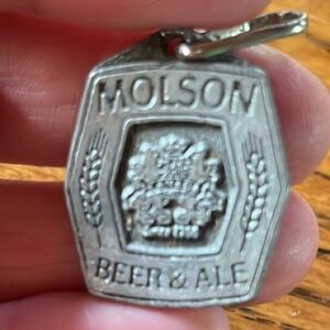 Molson beer and ale zipper pull vintage 1990 Molson ski challenge